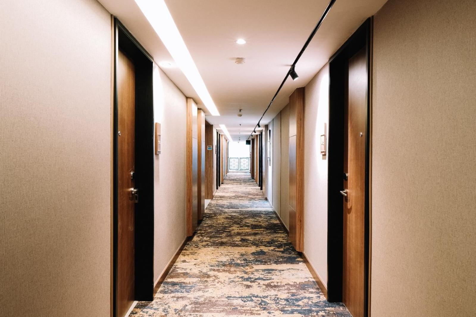 Deka Hotel Surabaya Hr Muhammad Room photo